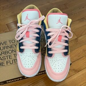 Air Jordan1 Low Pink, Navy & Yellow Low-Top Sneakers